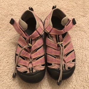 Women’s Keen Pink Water Hiking Shoe sz 7